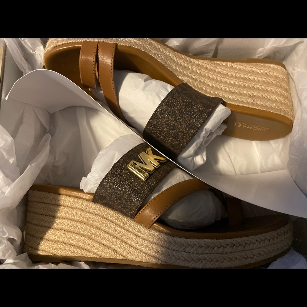 Michael Kors Size 8 Wedge Sandal